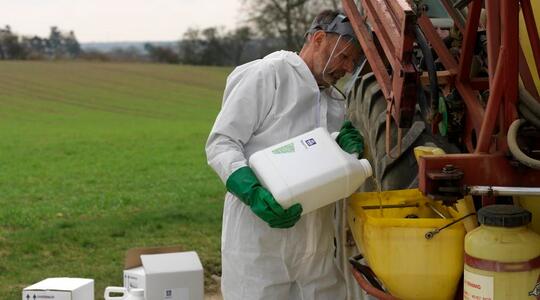 Manual de la Fábrica al Campo: propiedades y manejo de los fertilizantes Yara